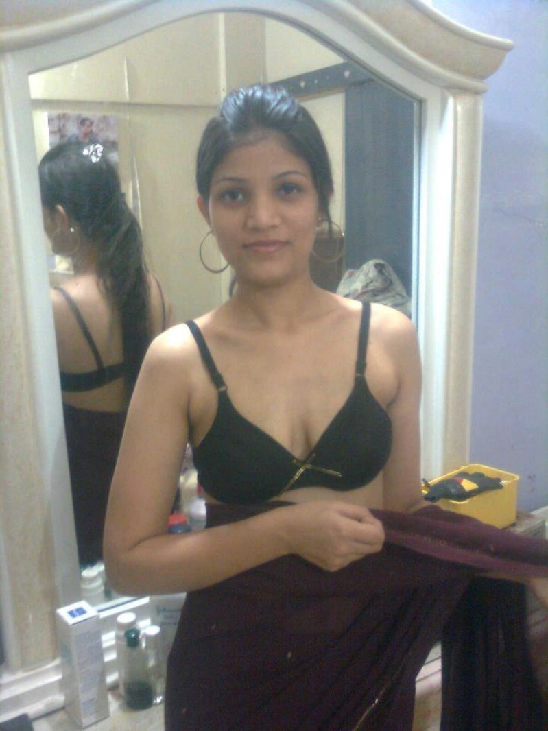 799px x 1066px - college sex party indian college girl showing their asset on camera