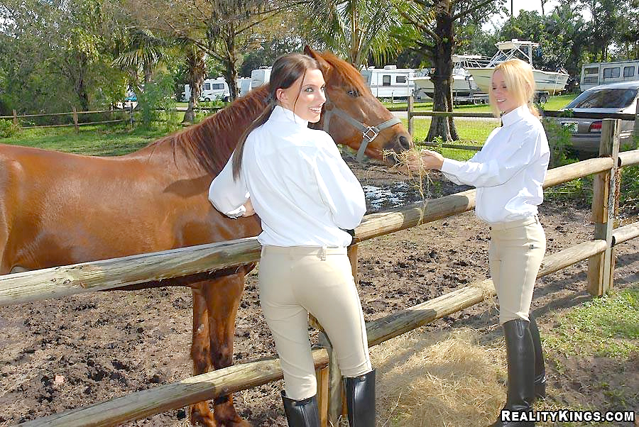 Blood Xxx Horsing - free reality porn Moneytalks when layna rides a horse naked then gets a  threesome