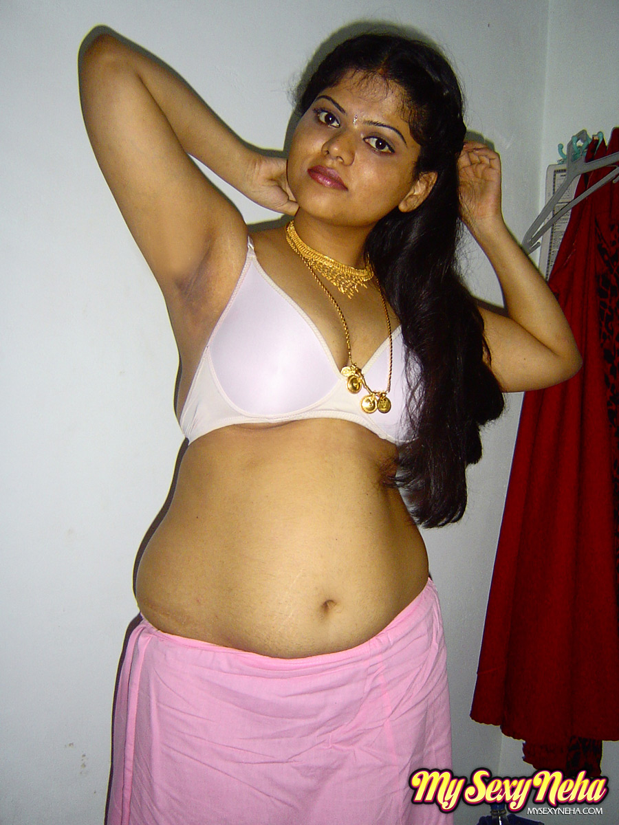 900px x 1200px - desi porn Delicious Neha stripping her pink saree off showing pussy
