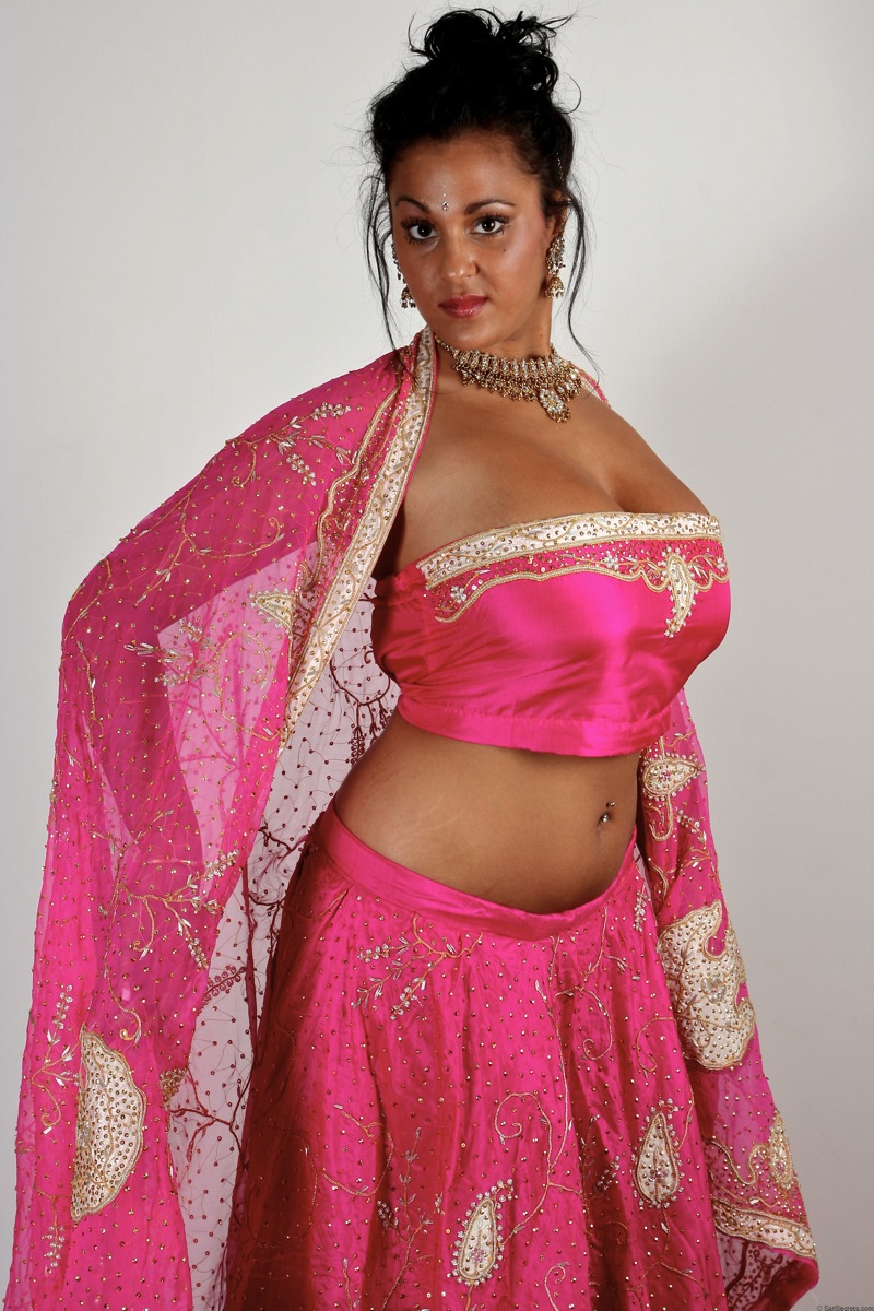 800px x 1200px - desi porn Indian babe keira in tradional indian dress getting naked