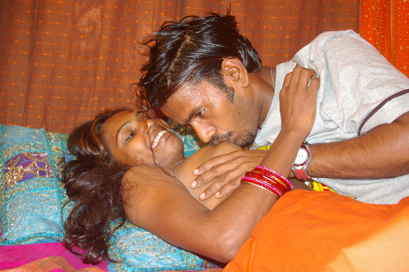 couples having sex Indian couple raj and sunidhi sucking and fucking each  other