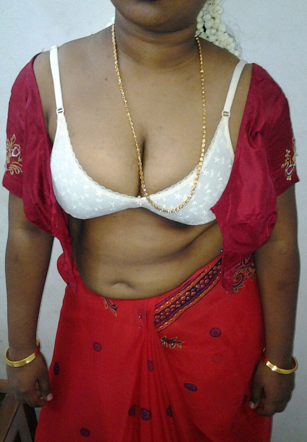 600px x 863px - desi porn mature indian housewife taking her indian outfits off in bedroom