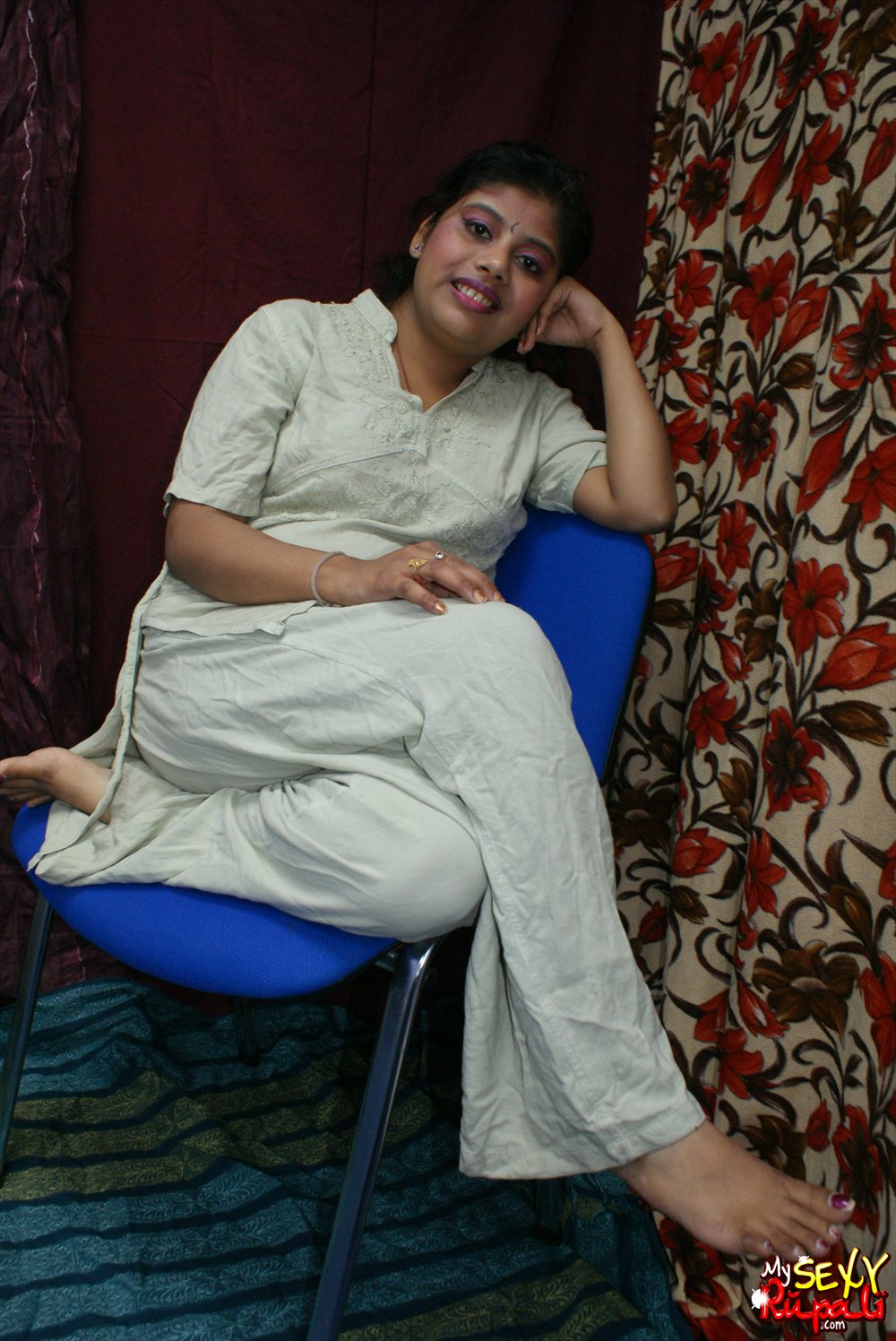 Xxx Night Dreeses Bhabhi - desi porn rupali in her night suit