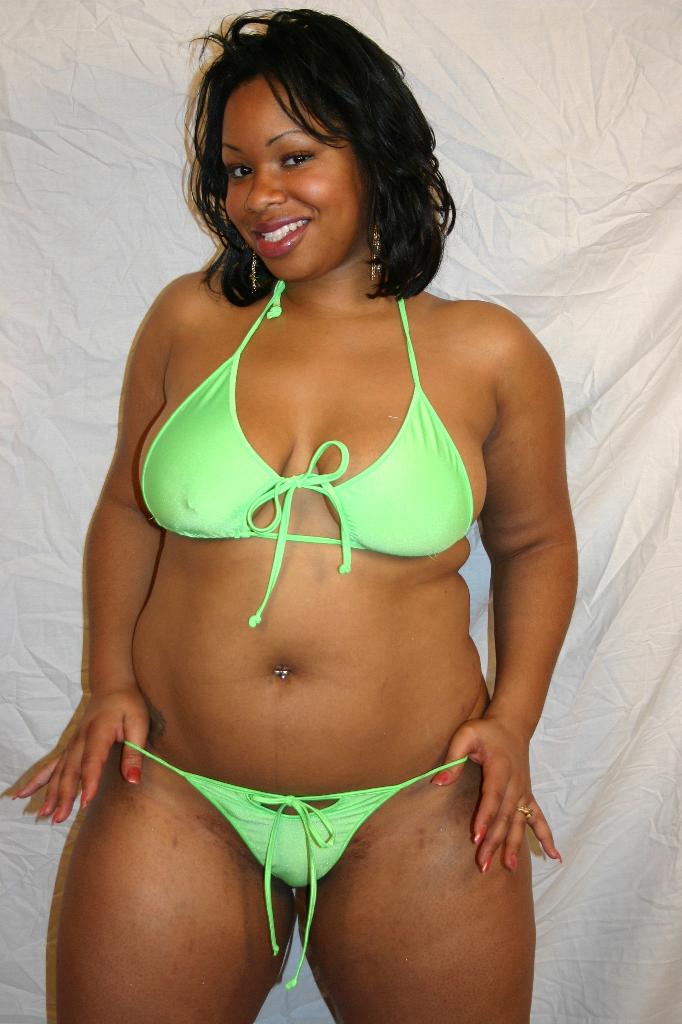 Nasty Ebony Models - ass pics Massive ebony model shows off her big black booty and gets nasty